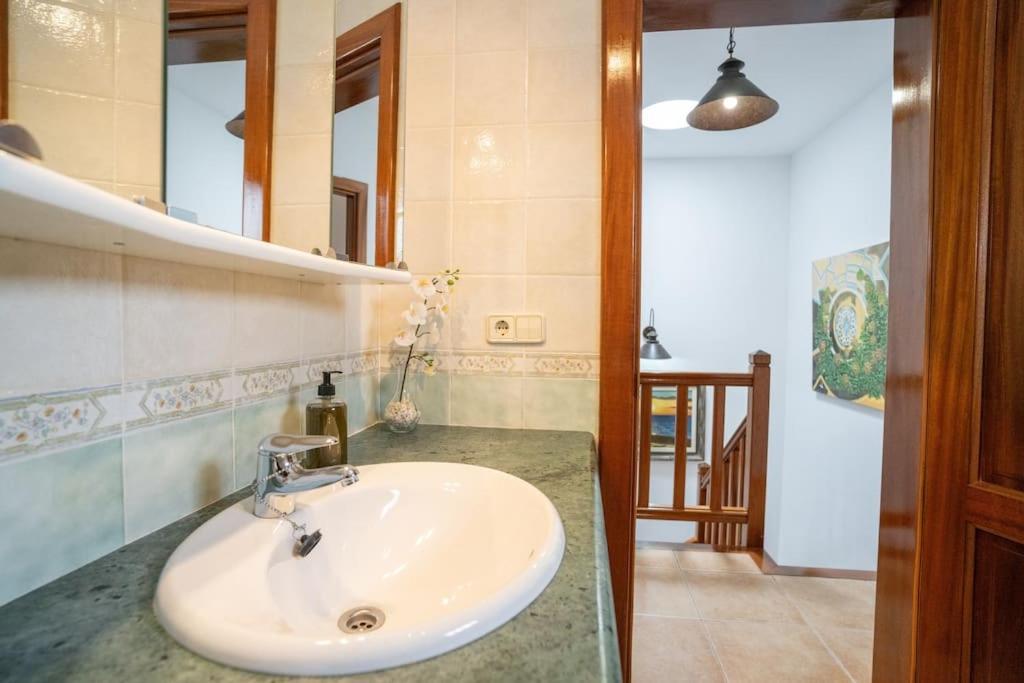Beautiful Home In Lanzarote 5 Mins From Marina Playa Blanca  Luaran gambar
